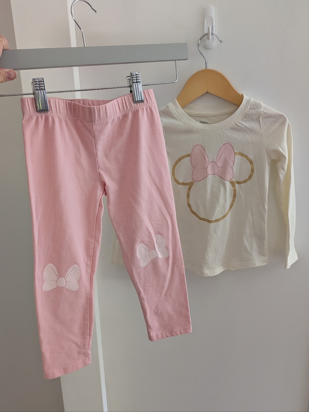 2/$30 💙 Disney Minnie Mouse 2-Piece Long Sleeve T-Shirt and Leggings Set
